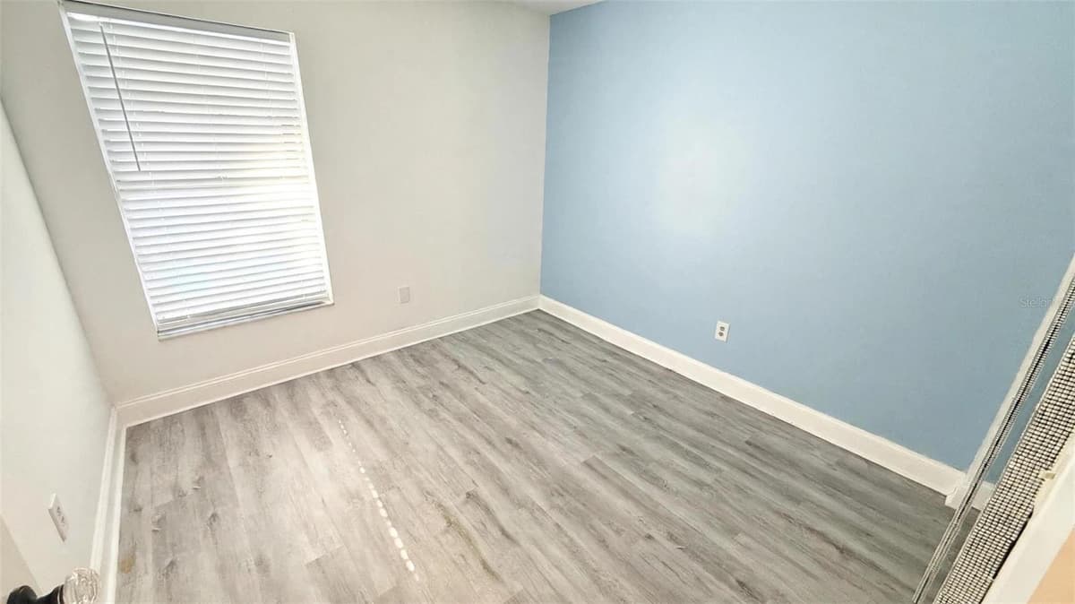 7102 HOLLOWELL DRIVE — photo 14 of 20