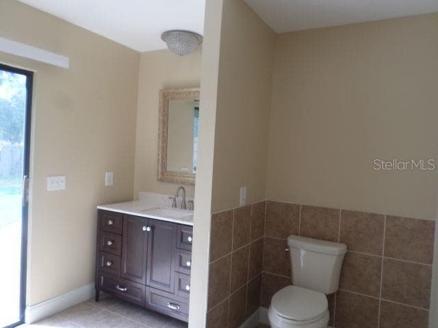 210 BANBURY COURT — photo 15 of 18