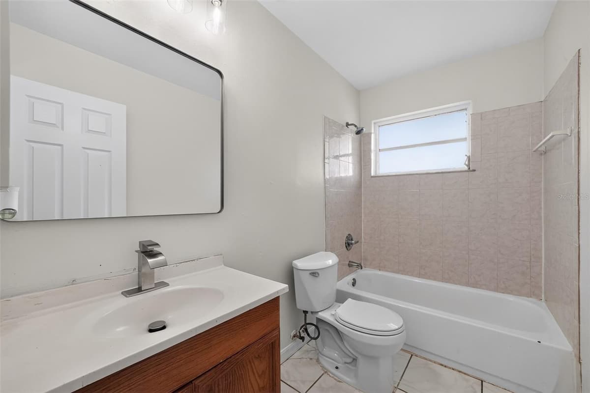 774 HAMPTON DRIVE — photo 14 of 19