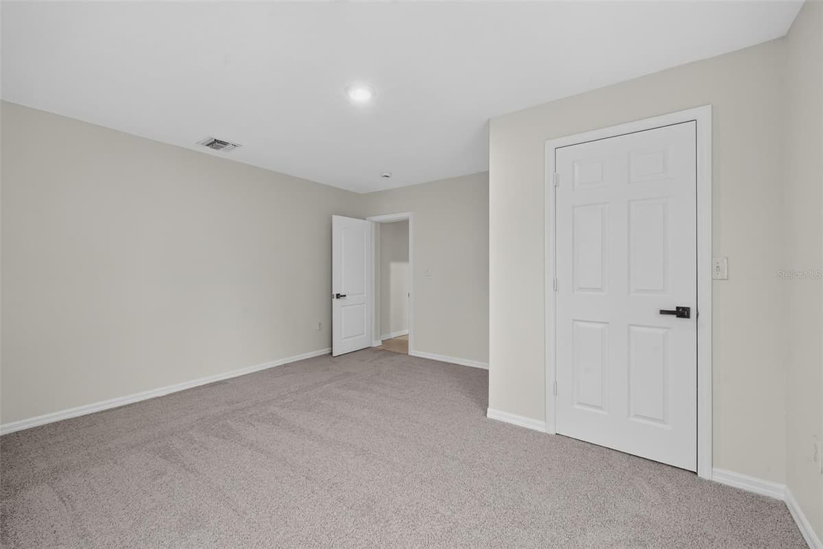 774 HAMPTON DRIVE — photo 9 of 19