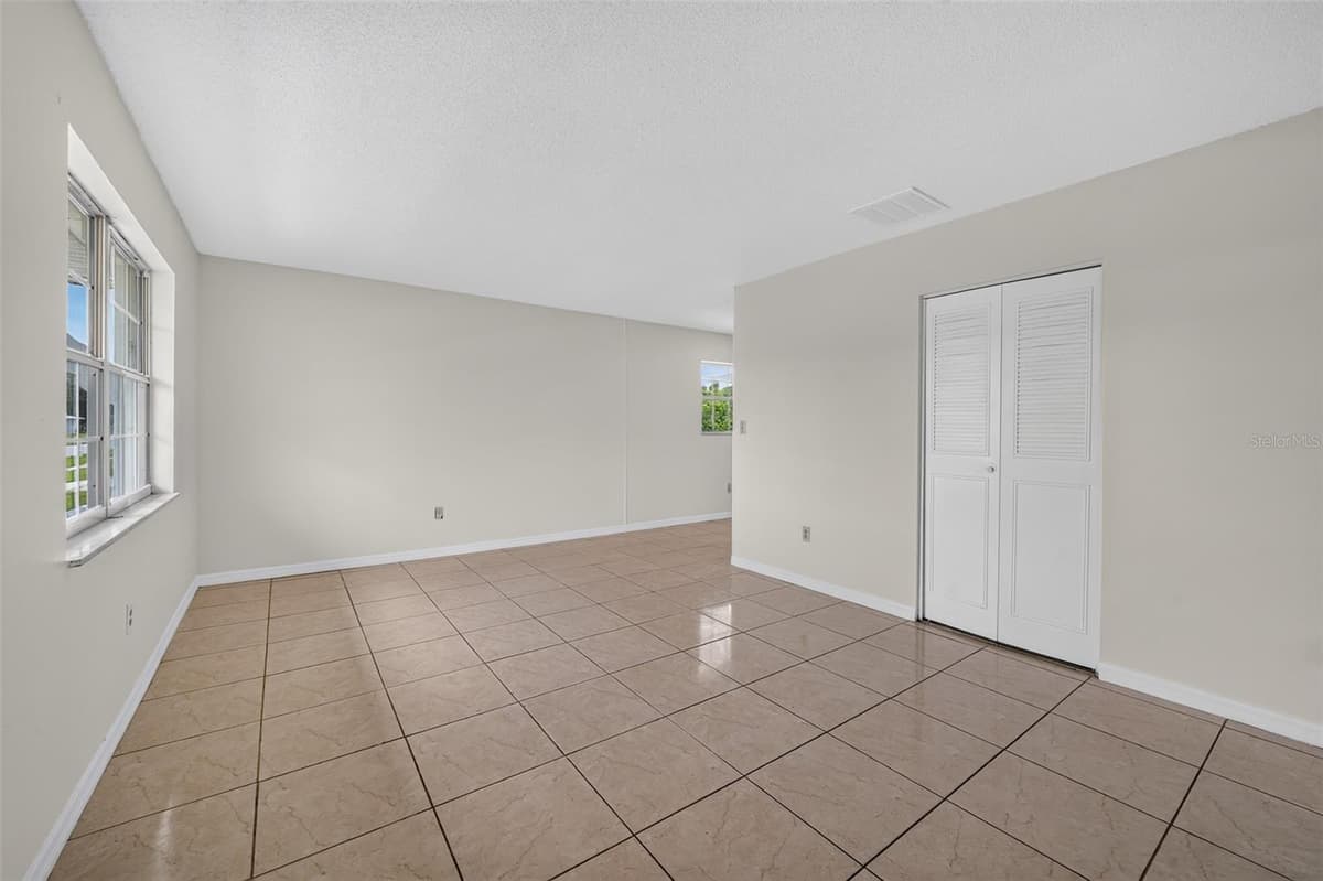 774 HAMPTON DRIVE — photo 13 of 19
