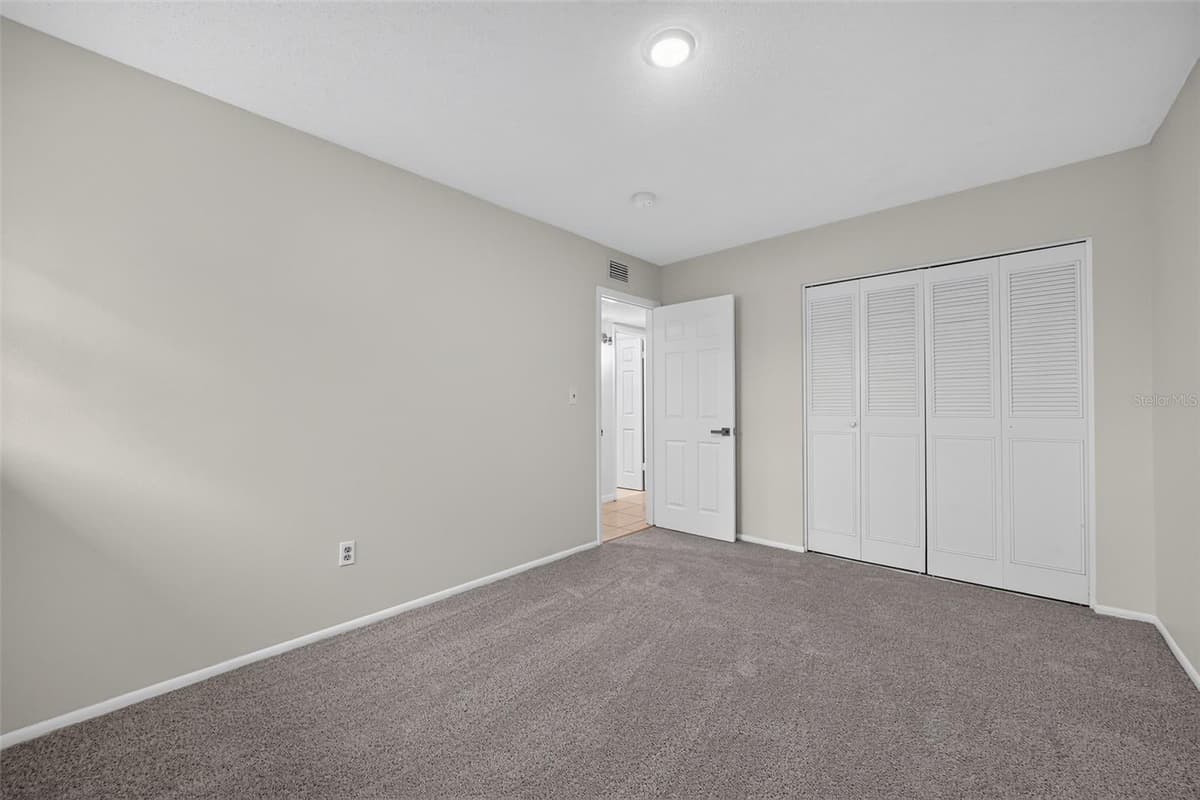 774 HAMPTON DRIVE — photo 10 of 19