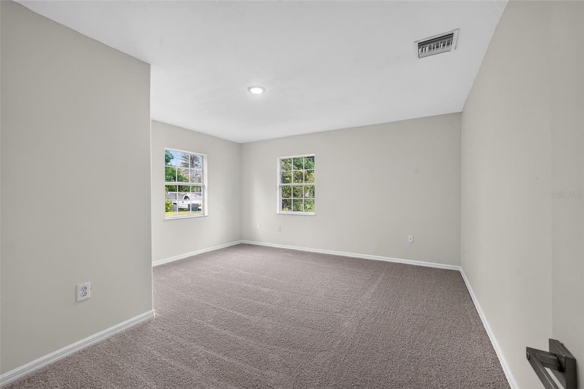 774 HAMPTON DRIVE — photo 11 of 19