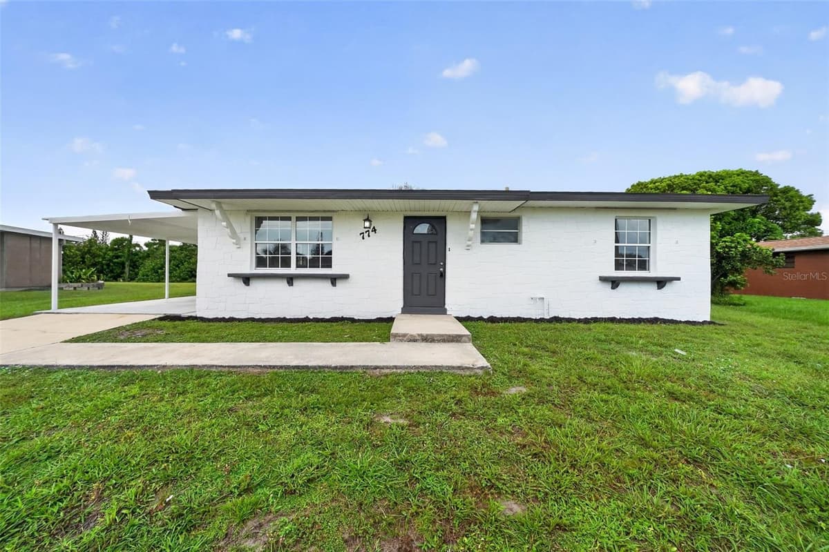 774 HAMPTON DRIVE — photo 1 of 19
