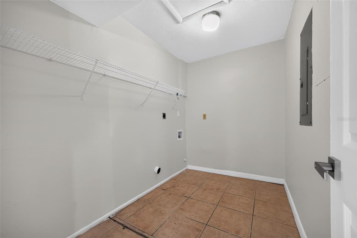 774 HAMPTON DRIVE — photo 16 of 19