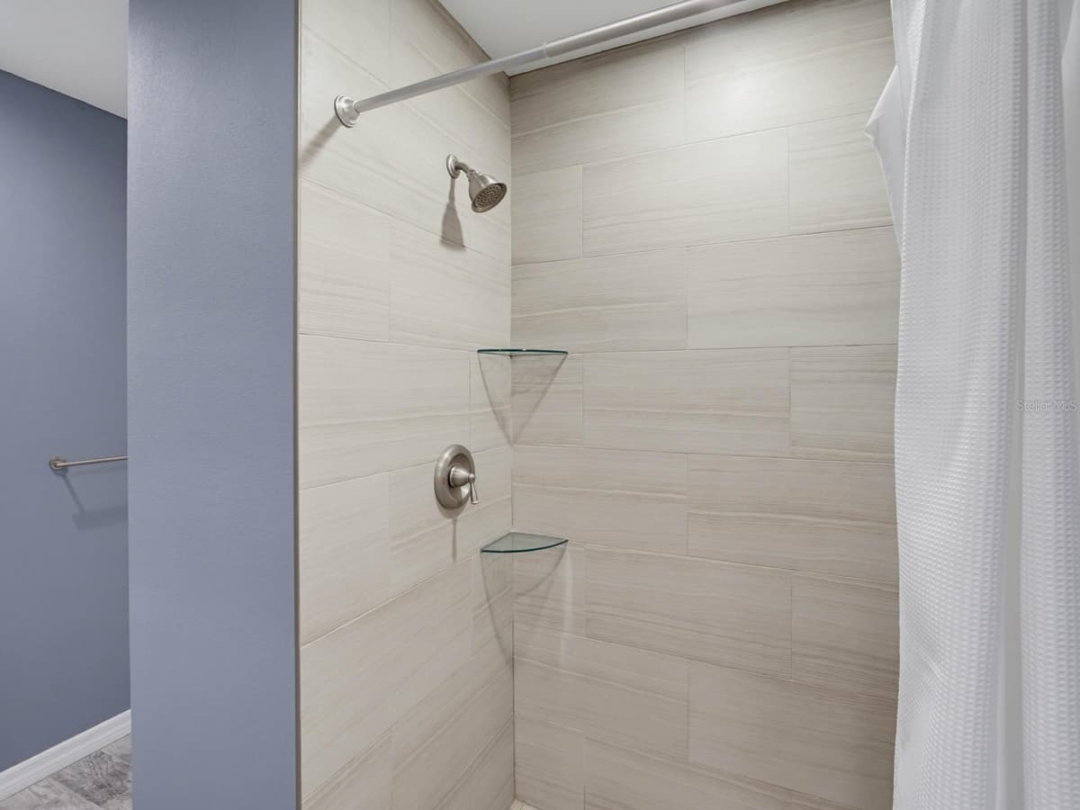 2988 PINEWOOD RUN — photo 23 of 43