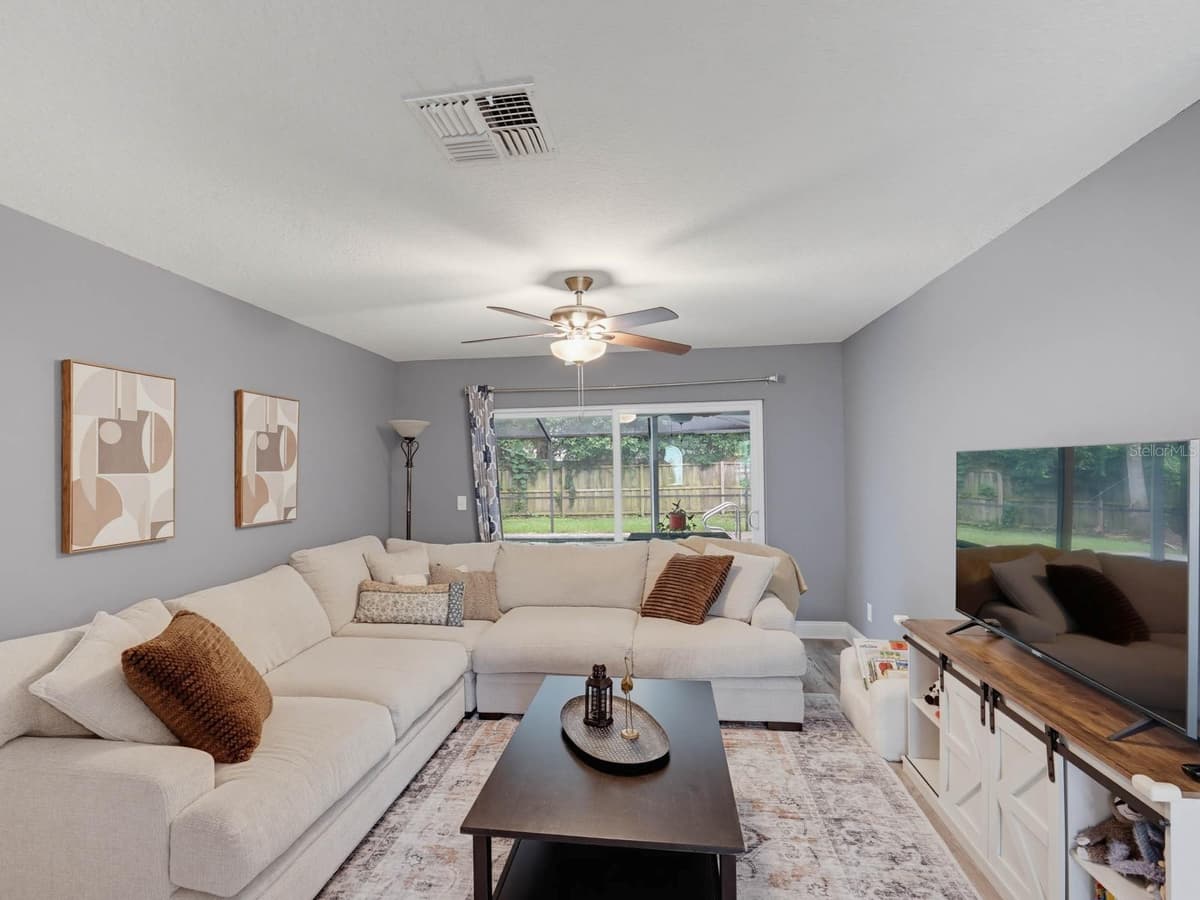 2988 PINEWOOD RUN — photo 3 of 43
