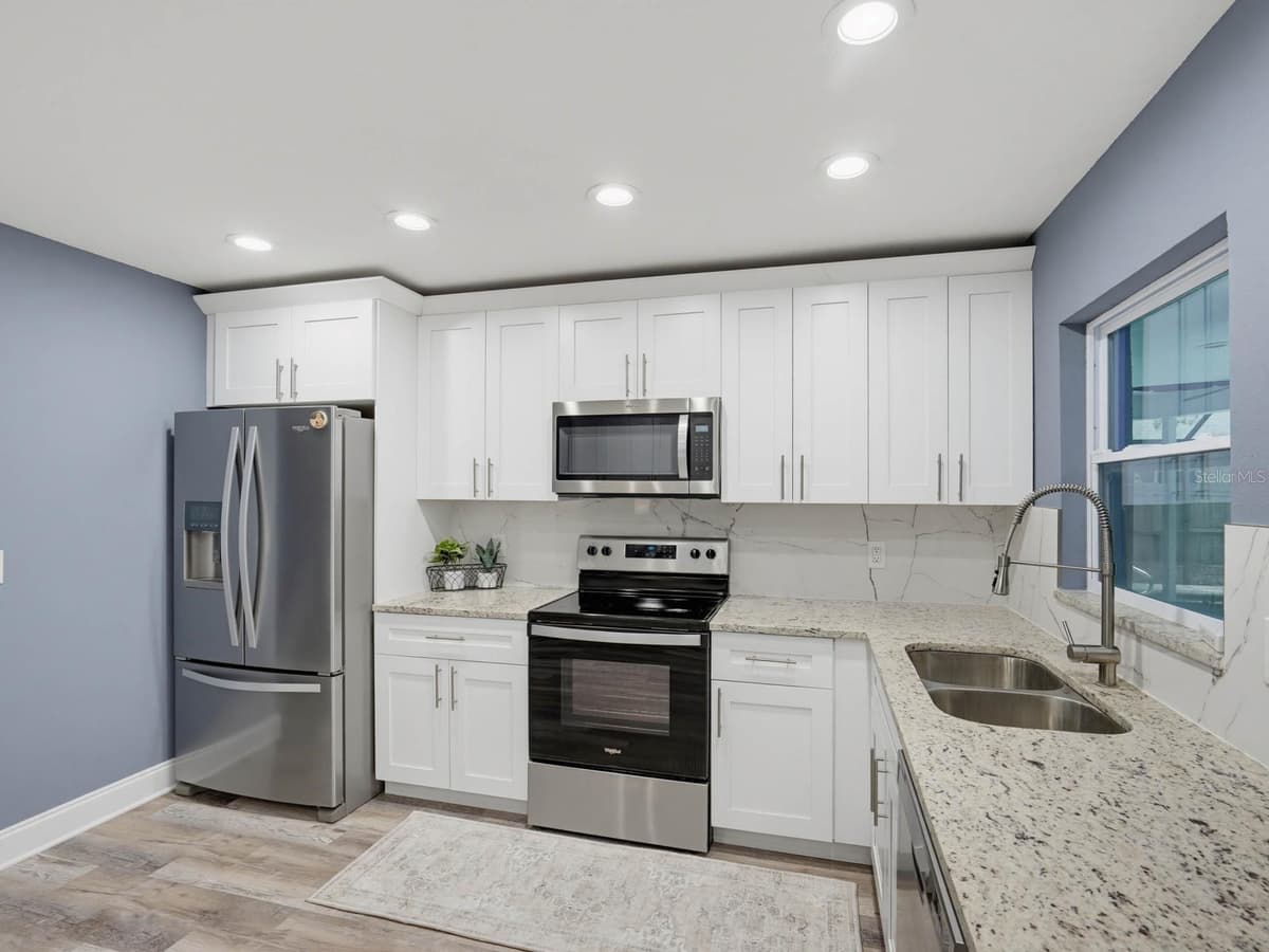 2988 PINEWOOD RUN — photo 13 of 43