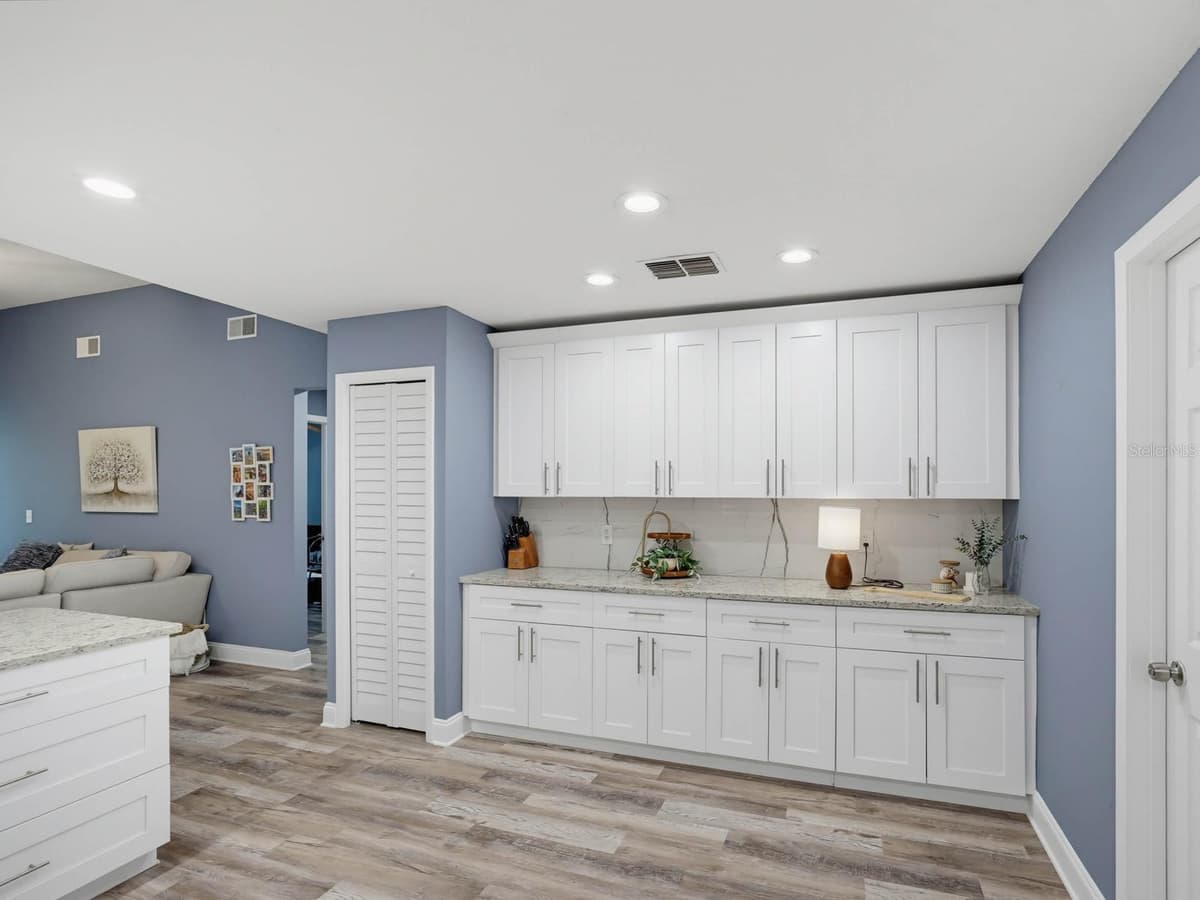 2988 PINEWOOD RUN — photo 10 of 43
