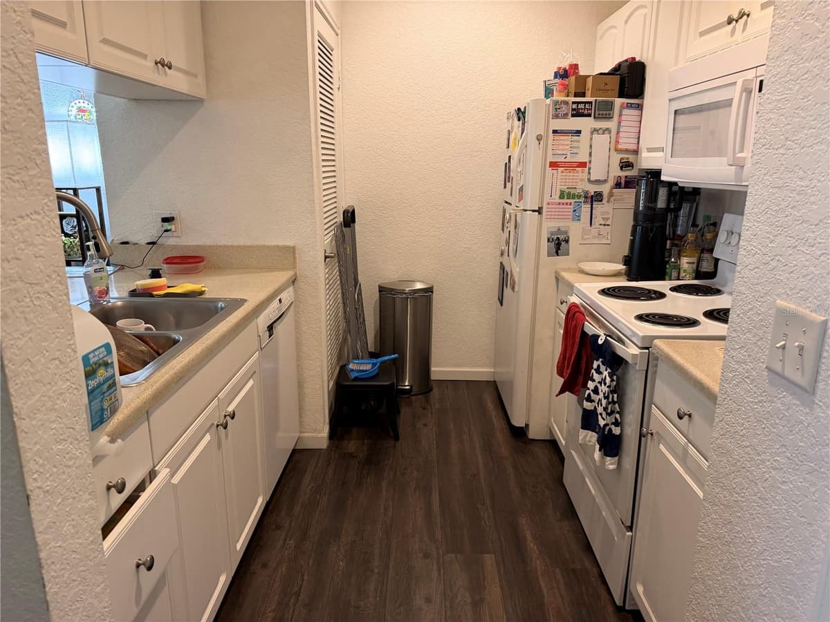 860 ORANGE AVENUE — photo 9 of 26