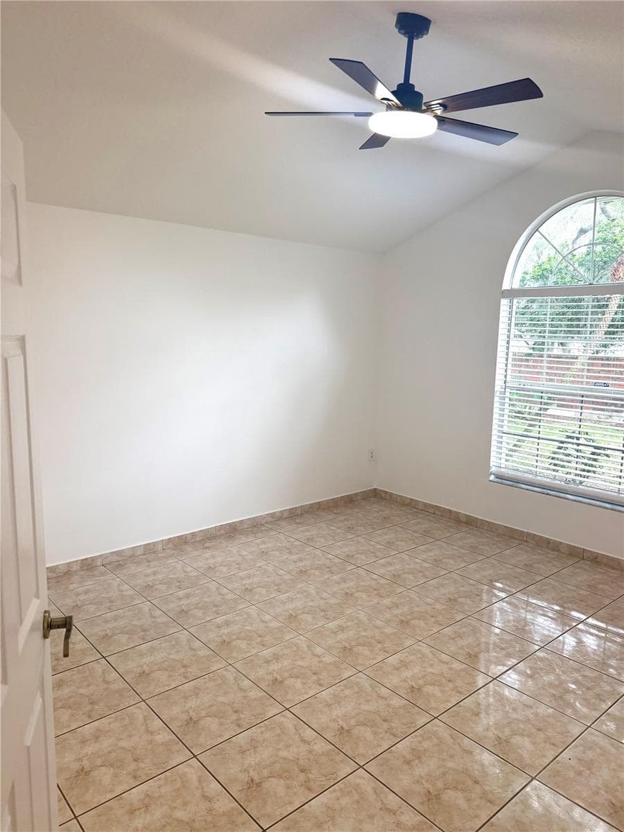 1901 ASHLEY OAKS COURT — photo 7 of 21