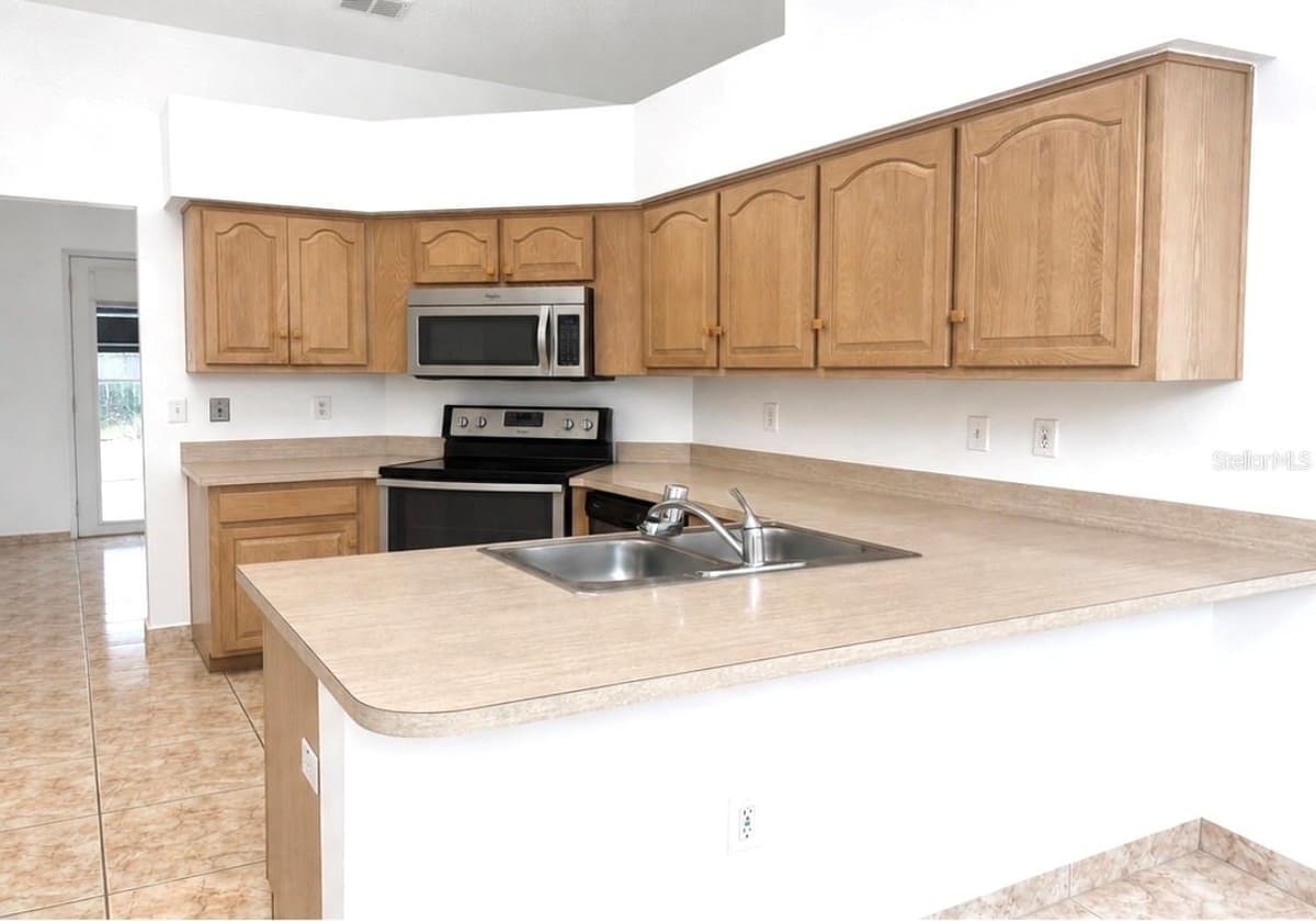 1901 ASHLEY OAKS COURT — photo 4 of 21