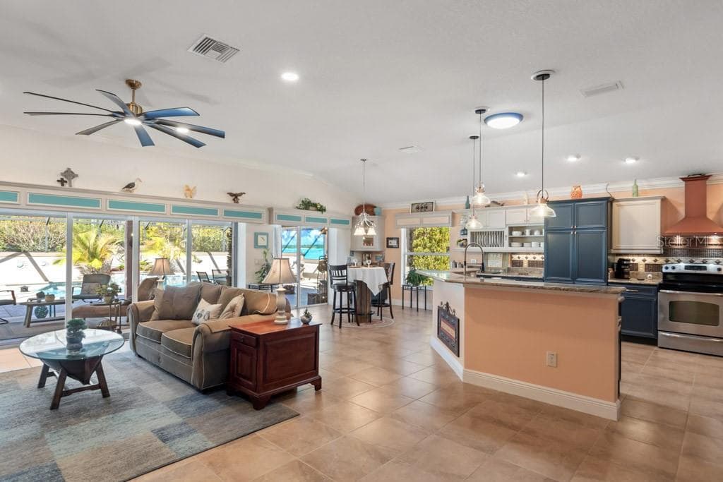 2611 JUPITER WAY — photo 6 of 37