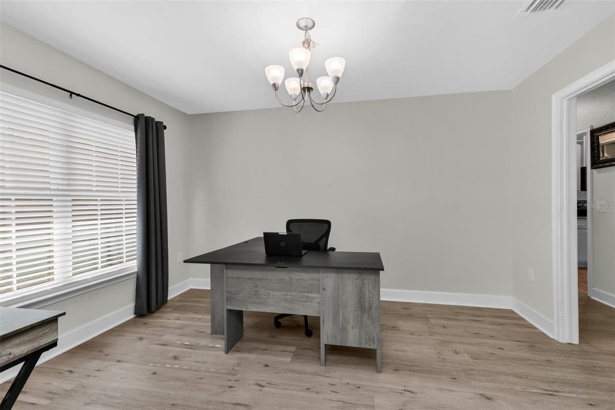 101 FITZSIMONS STREET — photo 10 of 47