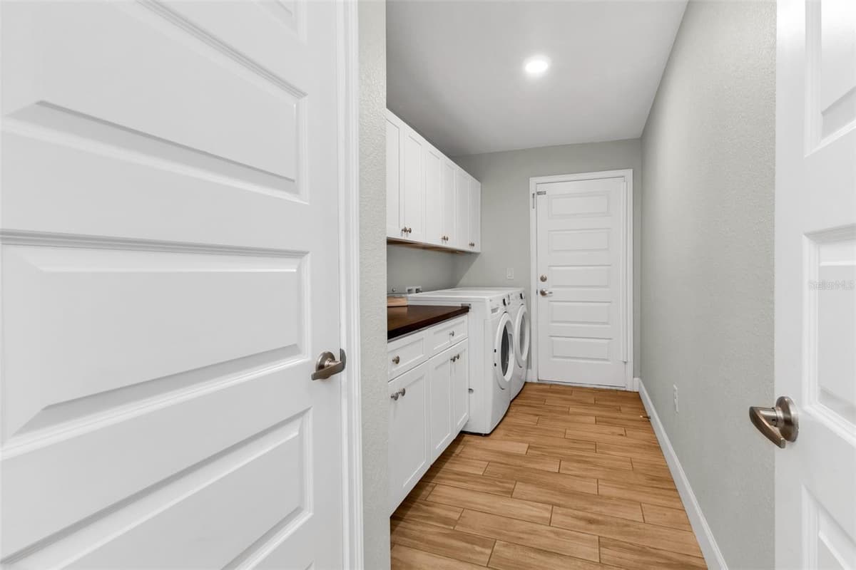101 FITZSIMONS STREET — photo 21 of 47