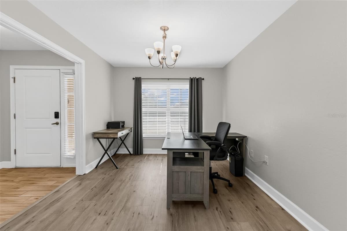 101 FITZSIMONS STREET — photo 11 of 47