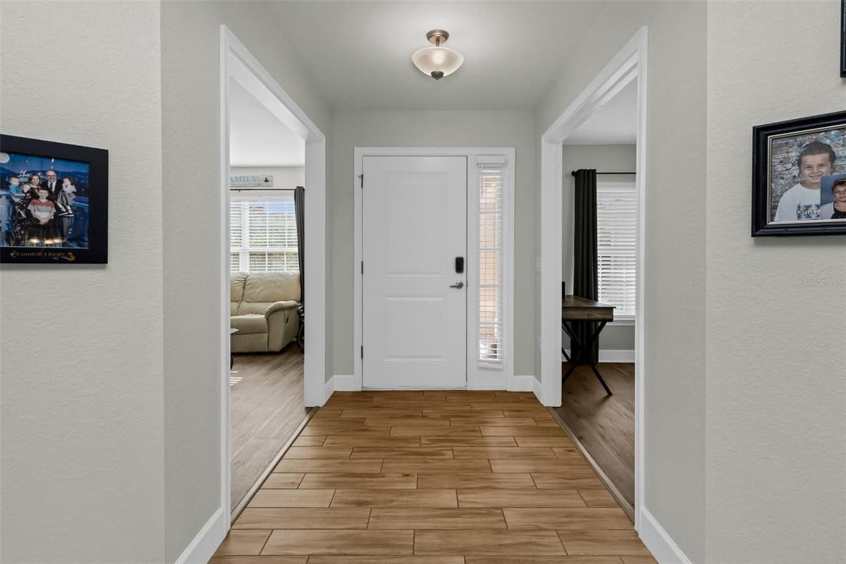 101 FITZSIMONS STREET — photo 7 of 47