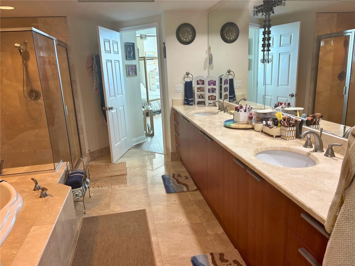 241 RIVERSIDE DRIVE — photo 10 of 32