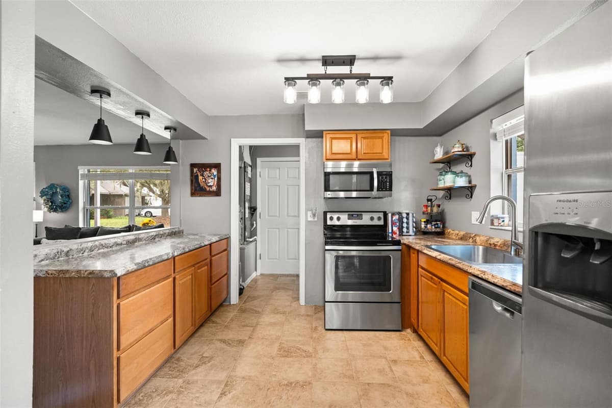 503 DOROTHY CIRCLE — photo 11 of 31