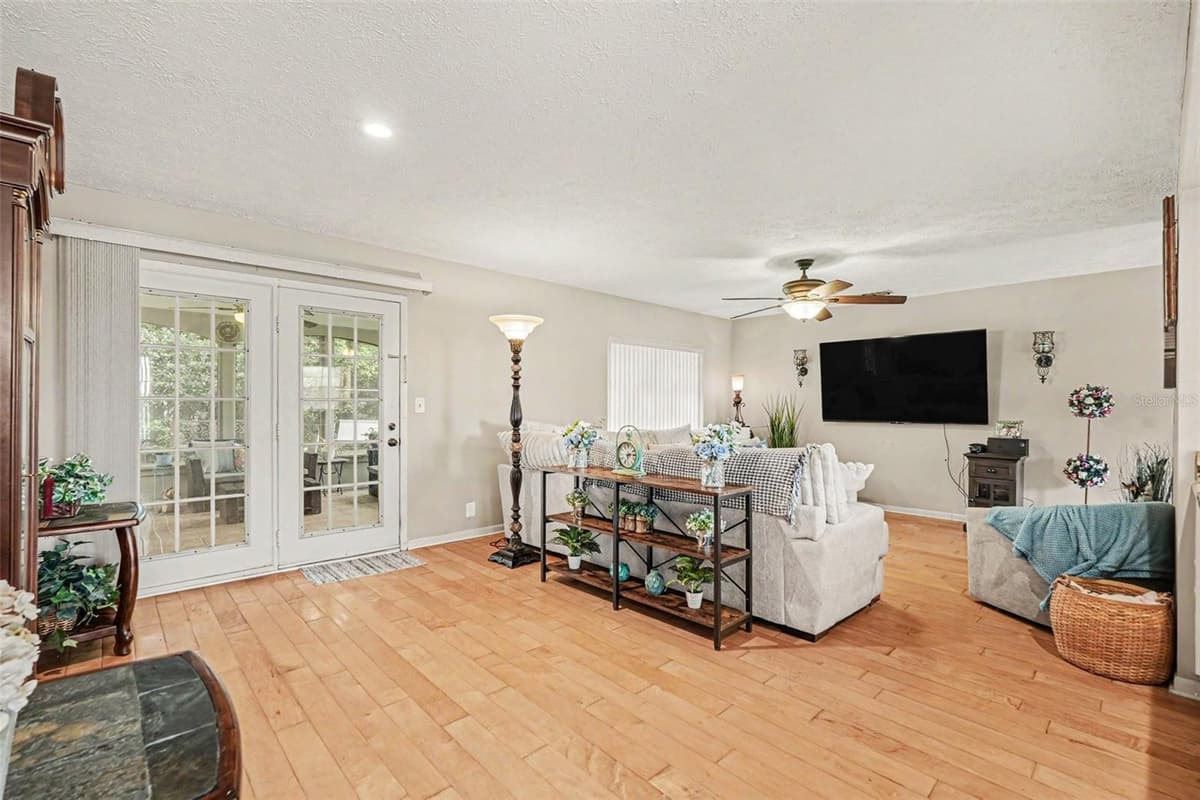 5623 CARIE COURT — photo 8 of 29