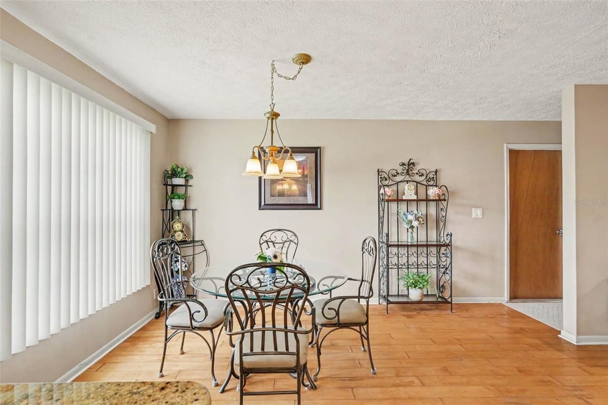 5623 CARIE COURT — photo 9 of 29