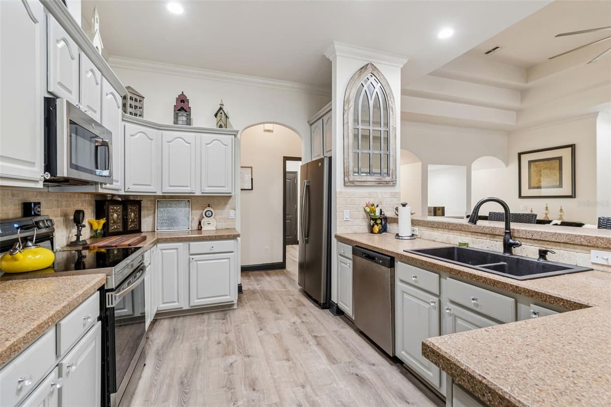 6568 MILLSTONE DRIVE — photo 16 of 55