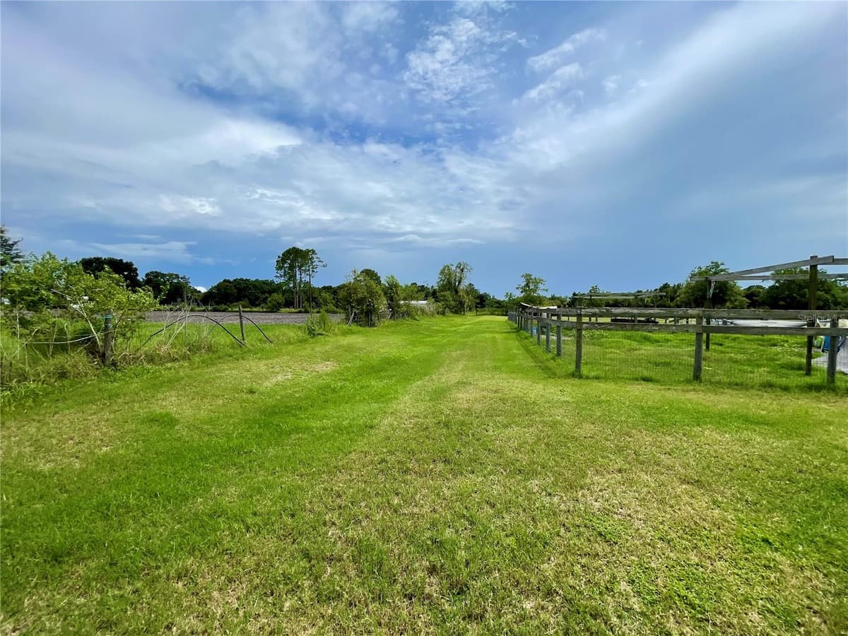 3627 TOM MATTHEWS ROAD — photo 42 of 57