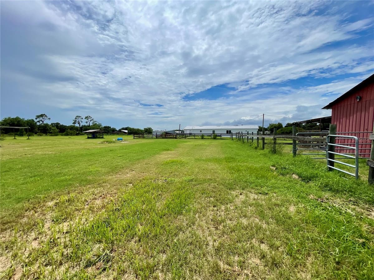 3627 TOM MATTHEWS ROAD — photo 47 of 57