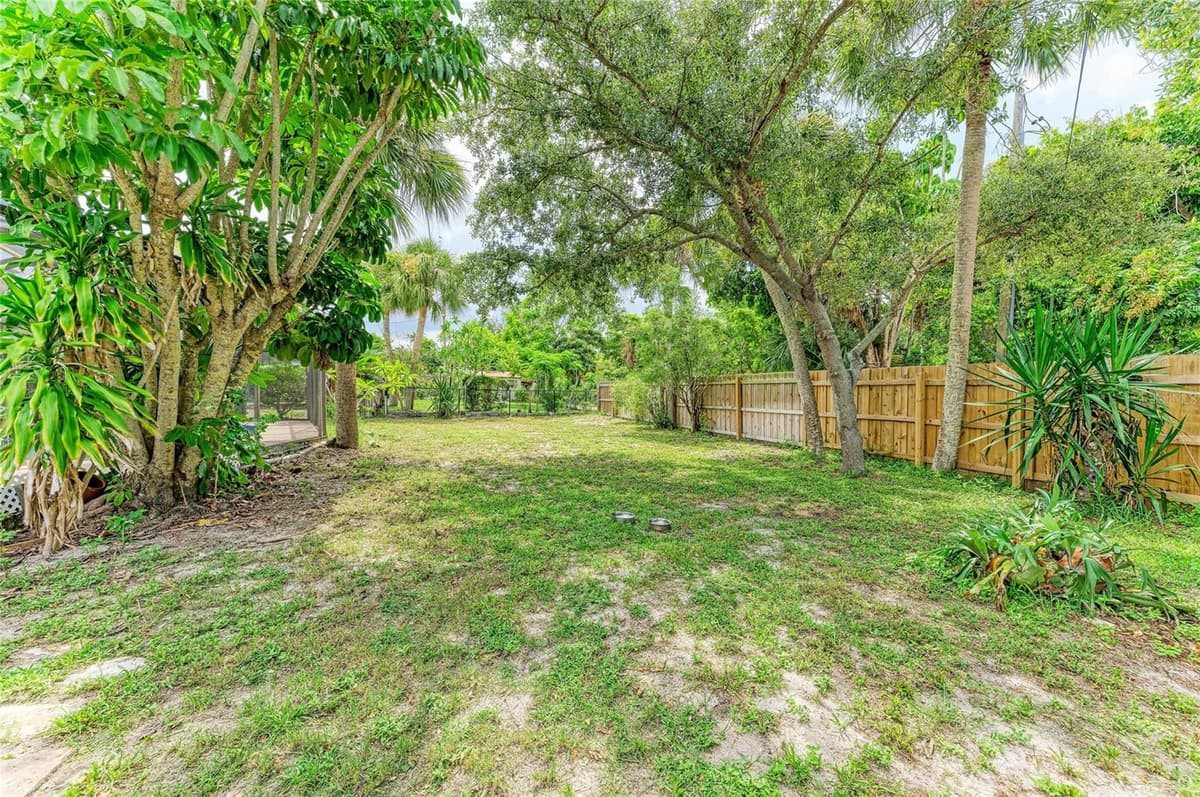 523 CASAS BONITAS DRIVE — photo 35 of 39