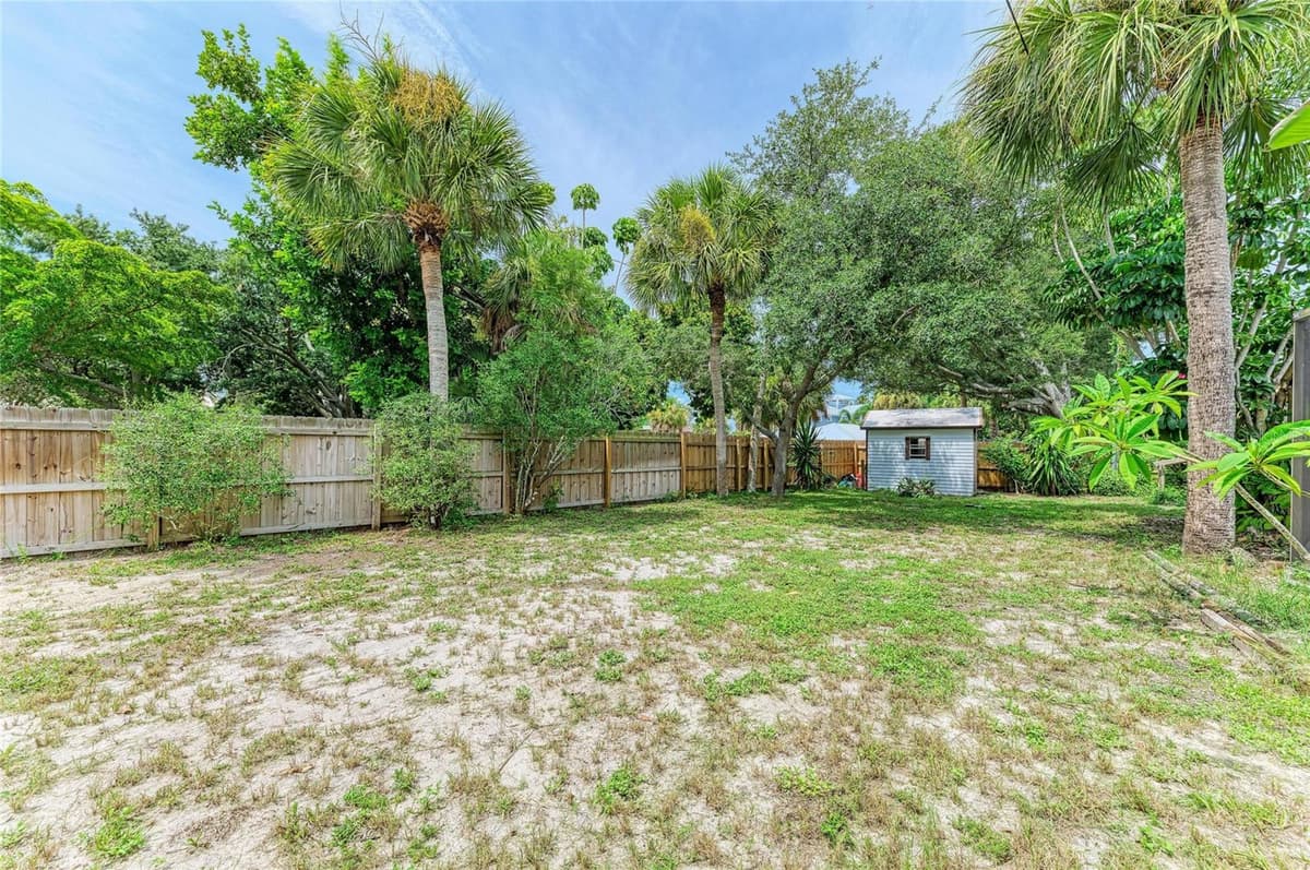 523 CASAS BONITAS DRIVE — photo 36 of 39