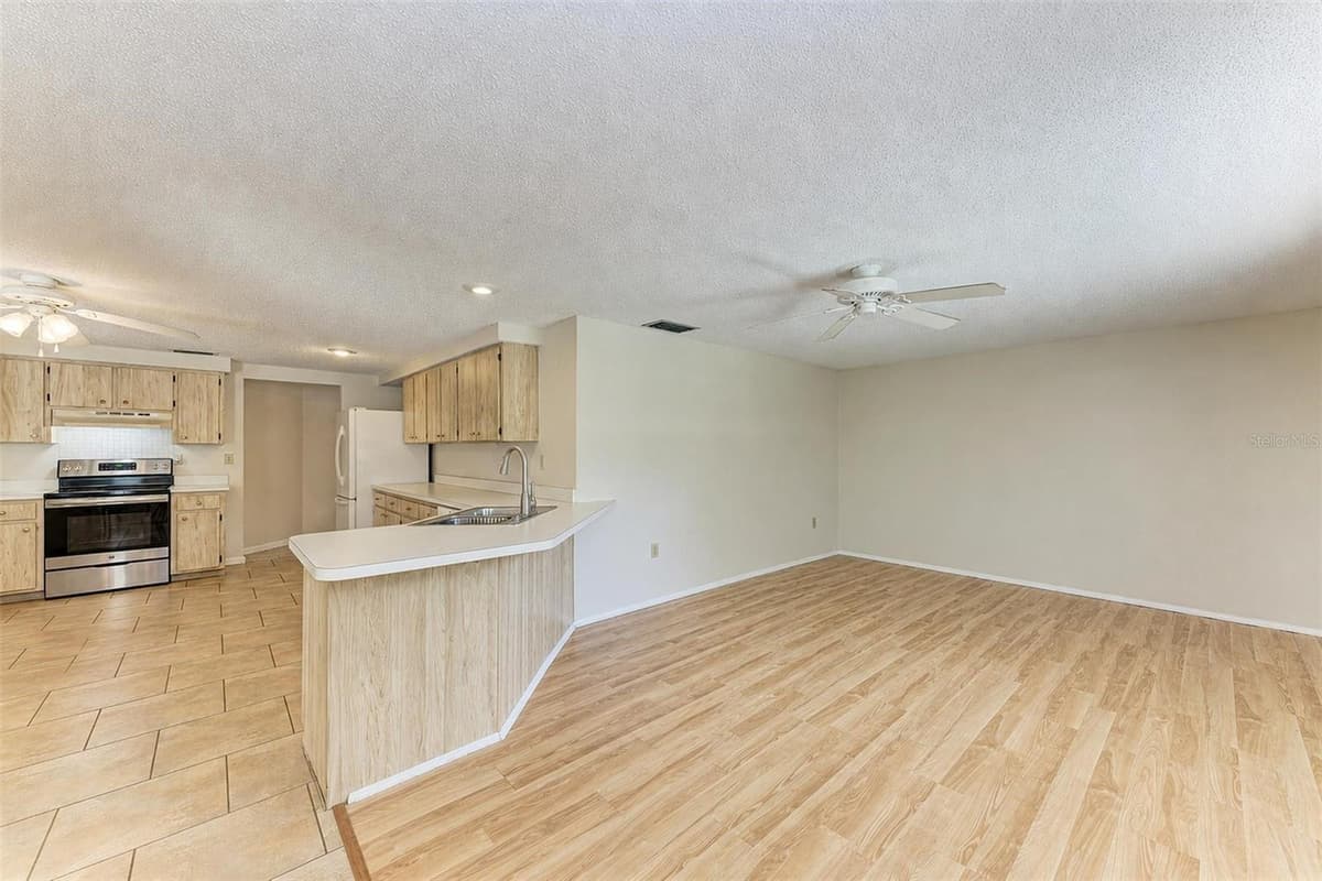 523 CASAS BONITAS DRIVE — photo 17 of 39