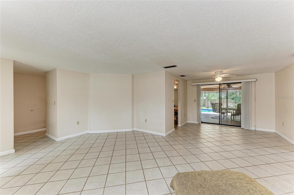 523 CASAS BONITAS DRIVE — photo 10 of 39