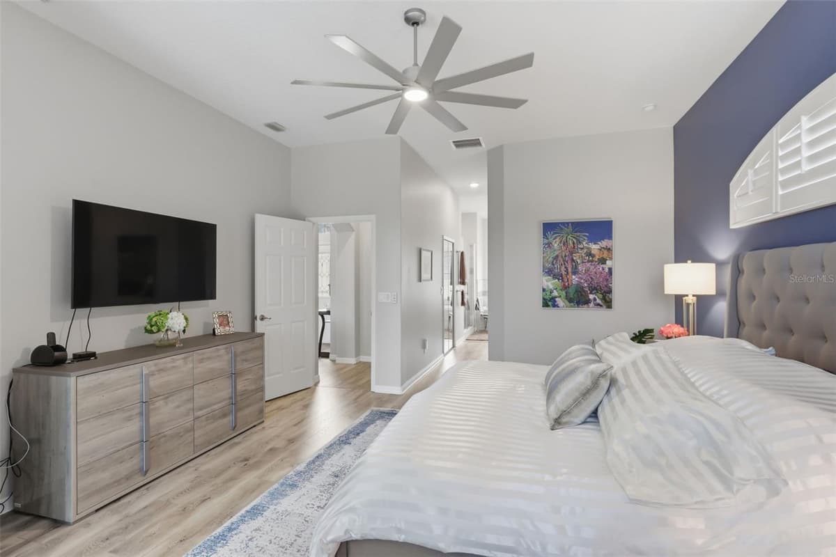 5519 AURORA DRIVE — photo 17 of 29