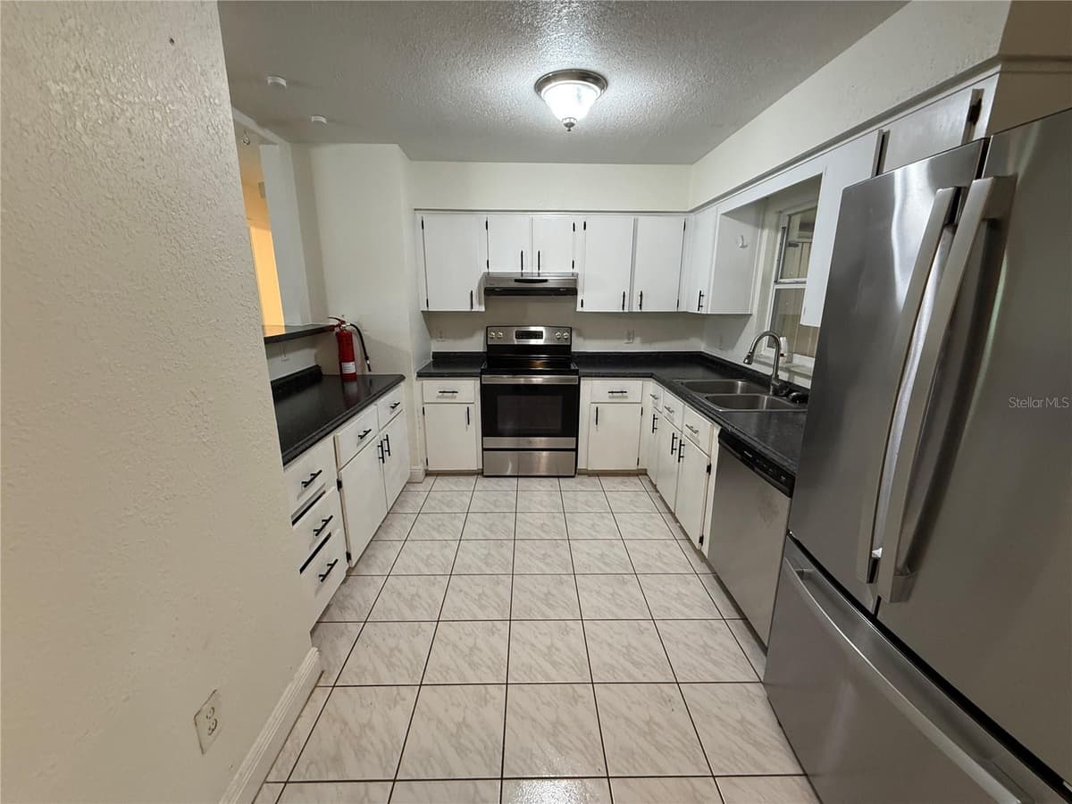 202 YALE DRIVE — photo 5 of 24