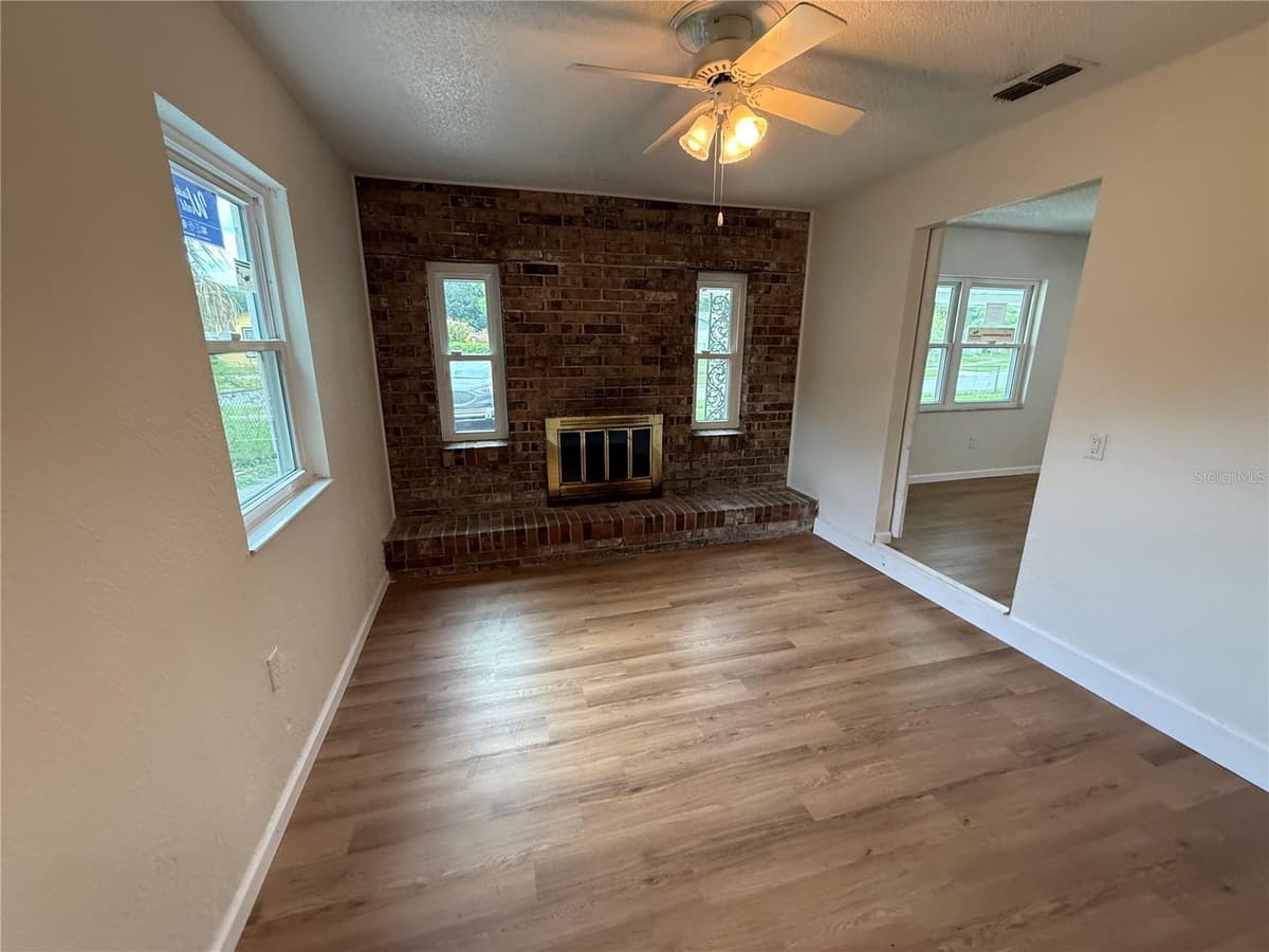 202 YALE DRIVE — photo 10 of 24