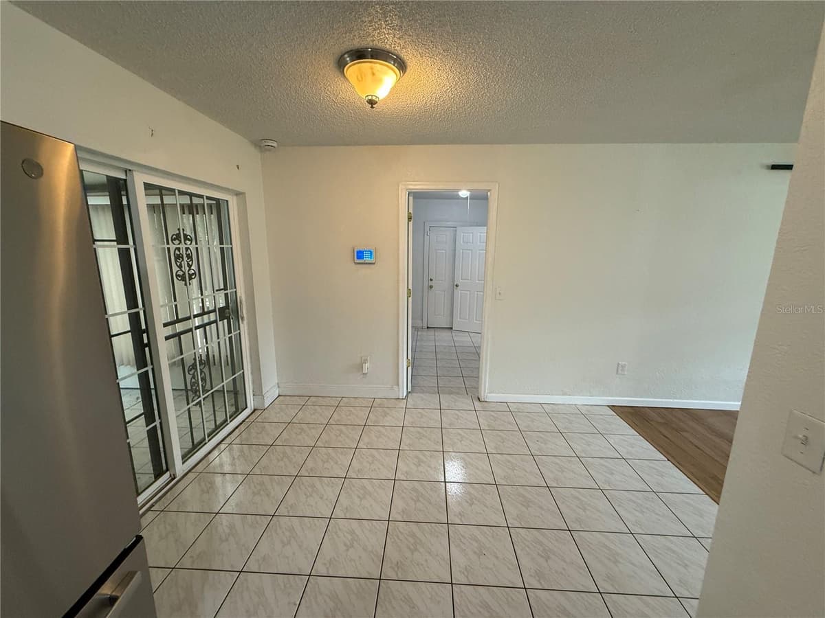 202 YALE DRIVE — photo 9 of 24
