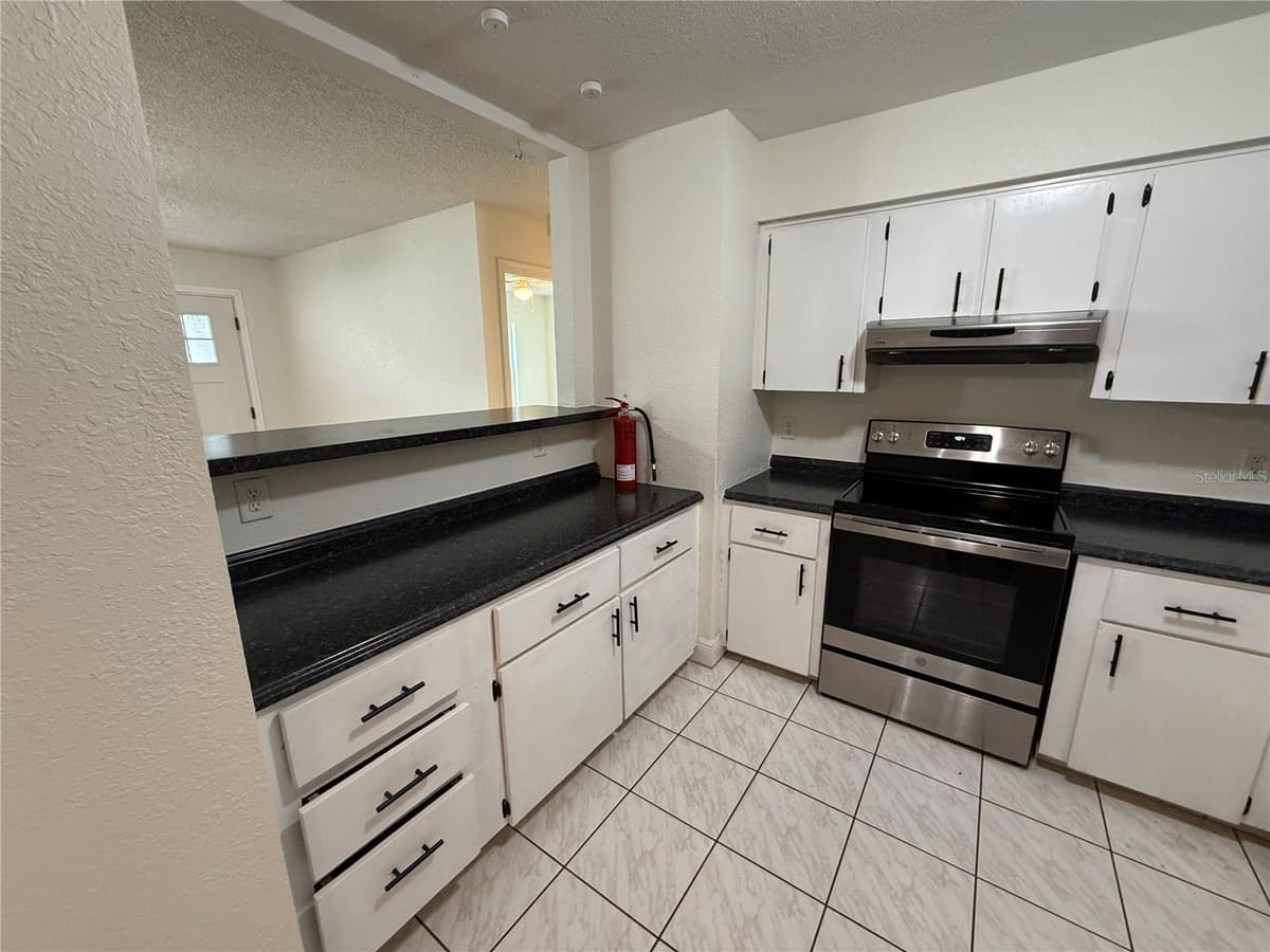 202 YALE DRIVE — photo 7 of 24