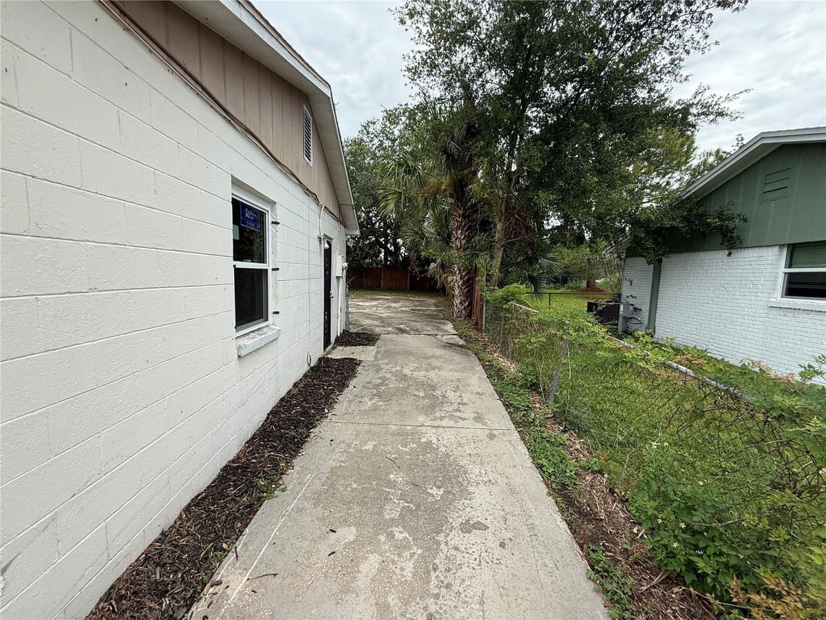 202 YALE DRIVE — photo 21 of 24