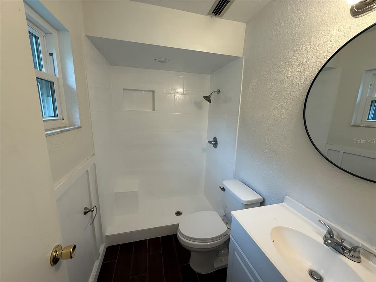 202 YALE DRIVE — photo 14 of 24