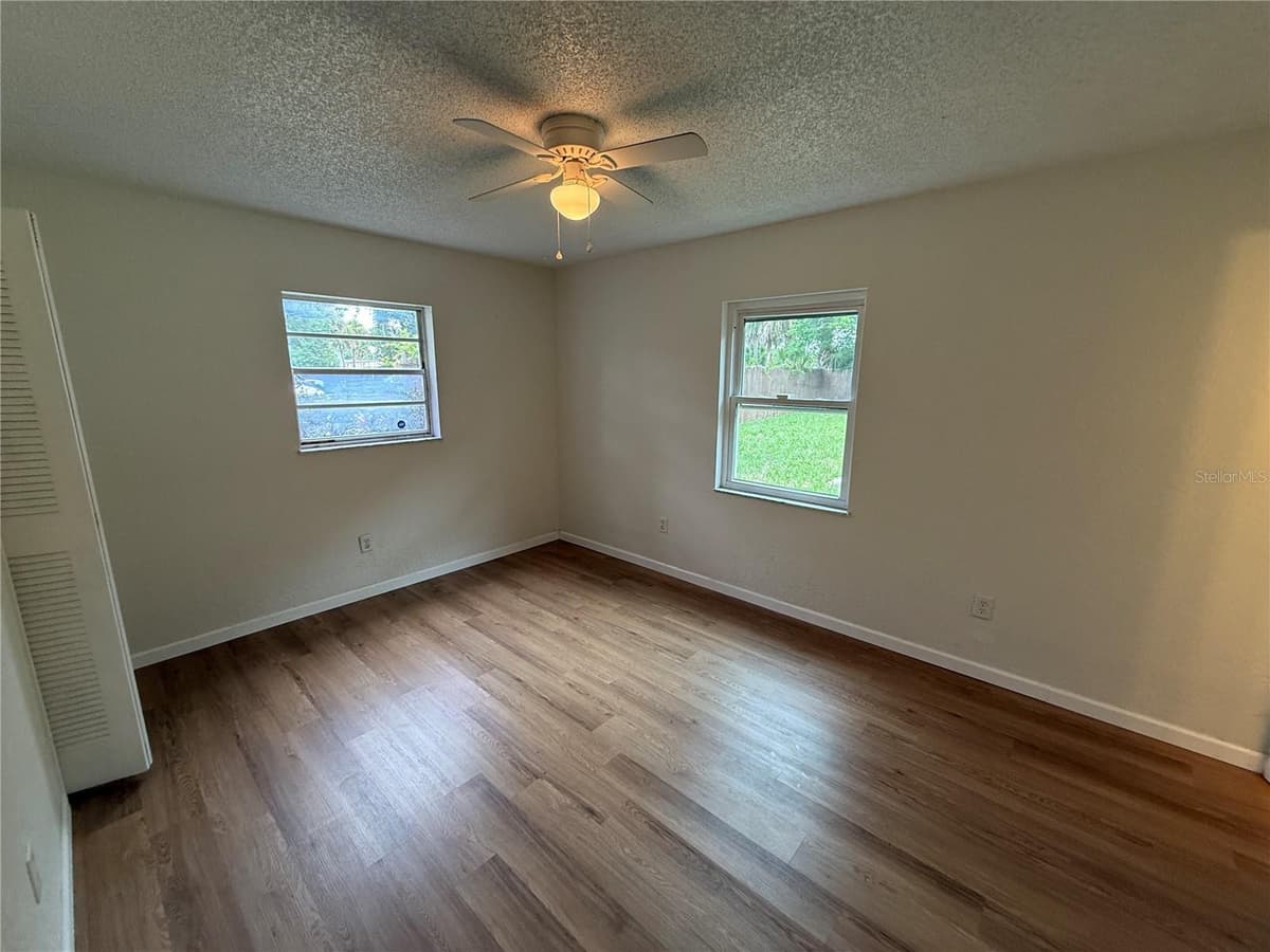 202 YALE DRIVE — photo 12 of 24