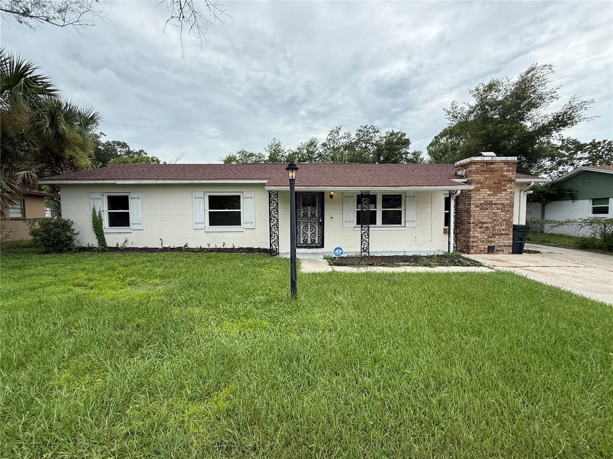 202 YALE DRIVE — photo 1 of 24