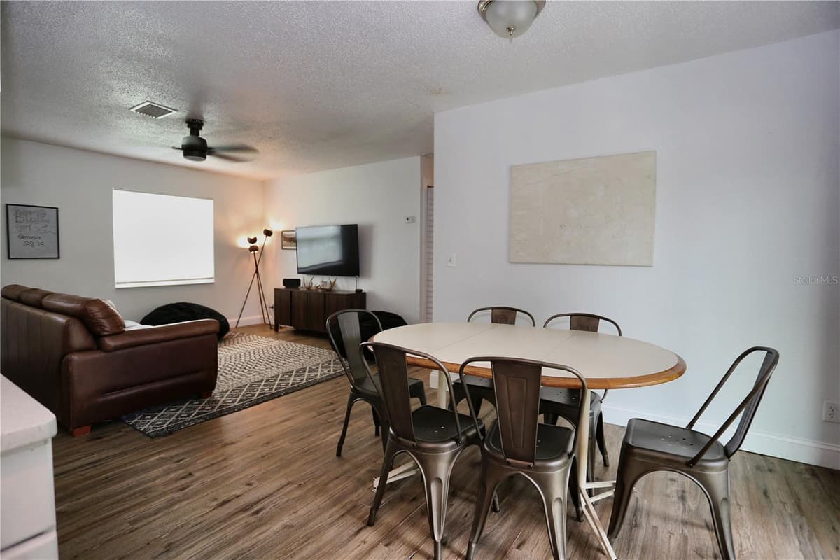 640 DEAN STREET — photo 3 of 19