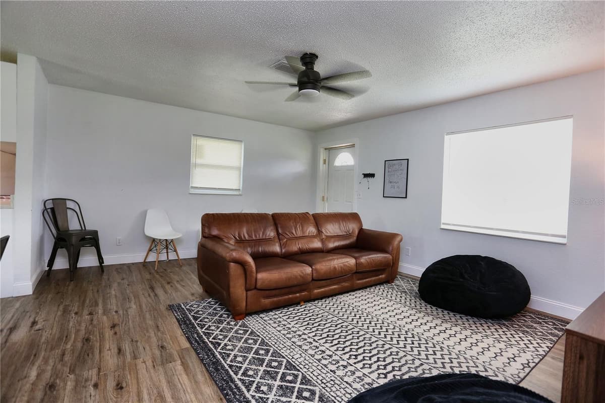 640 DEAN STREET — photo 4 of 19