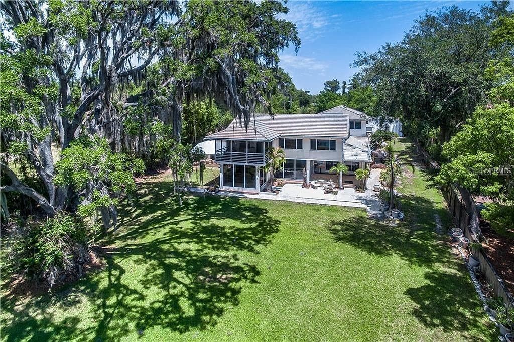 18618 WAYNE ROAD — photo 9 of 17
