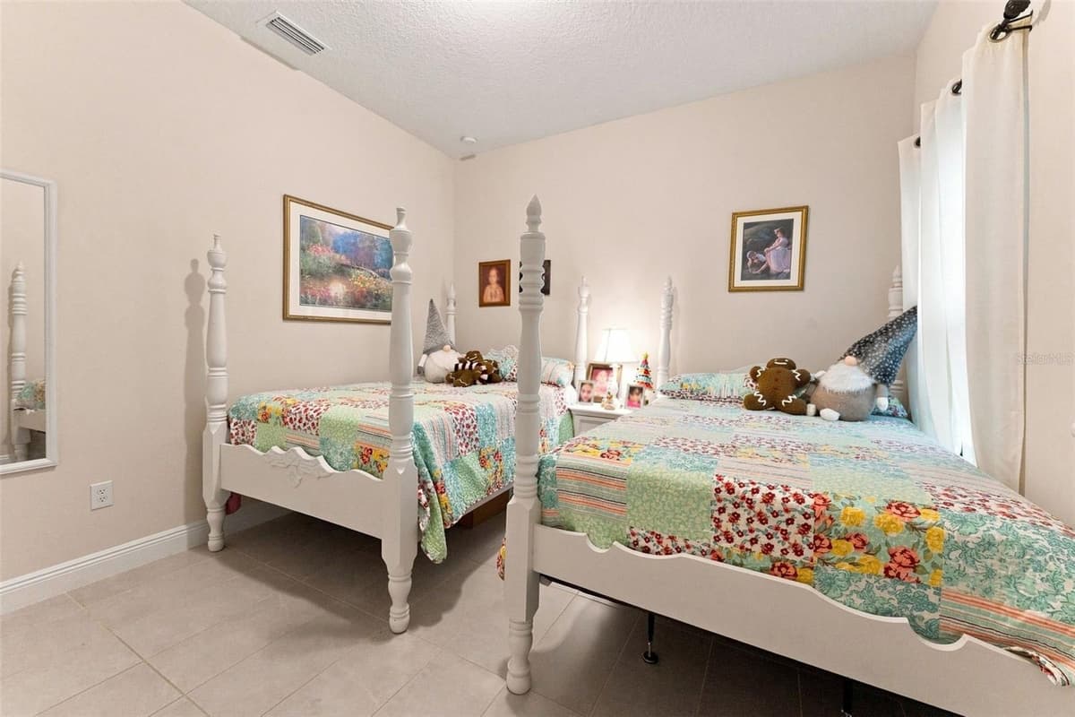 10370 MEADOWRUN DRIVE — photo 37 of 75