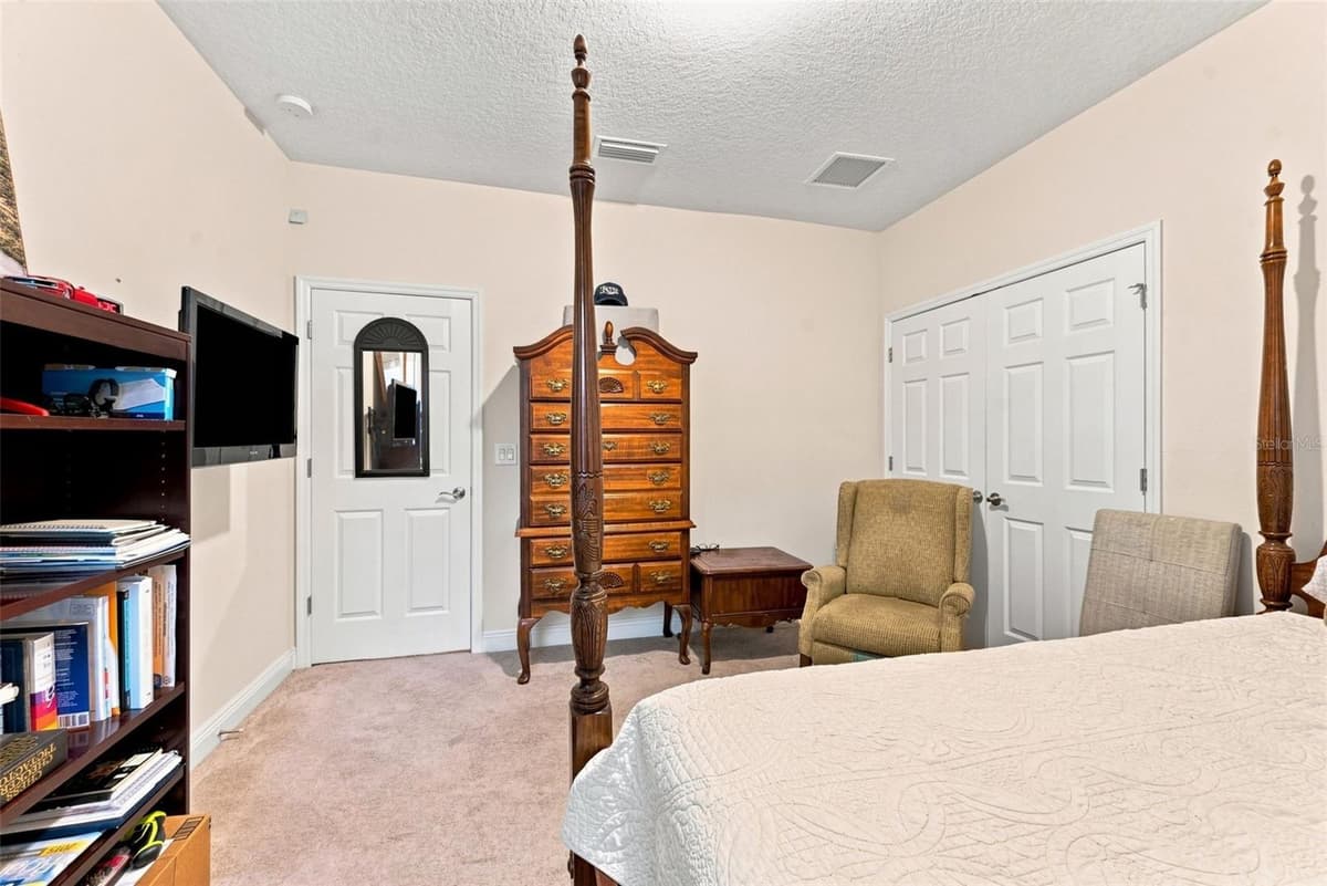 10370 MEADOWRUN DRIVE — photo 41 of 75