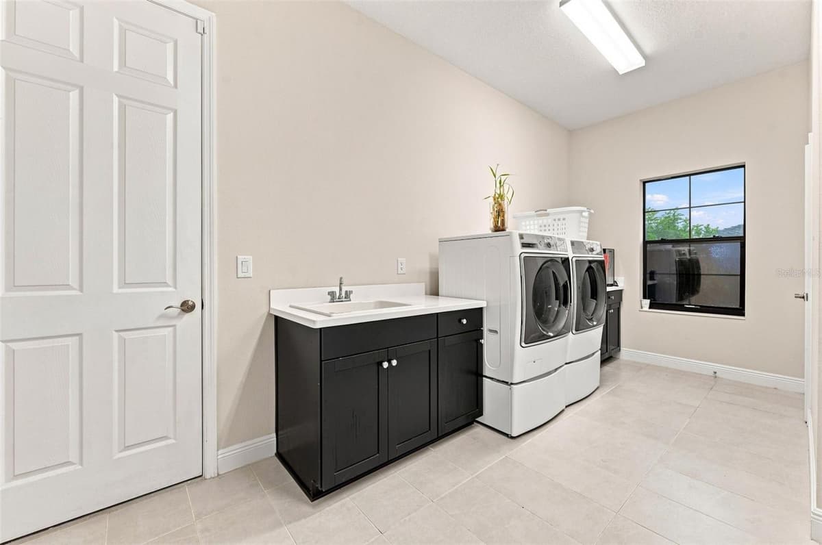 10370 MEADOWRUN DRIVE — photo 54 of 75