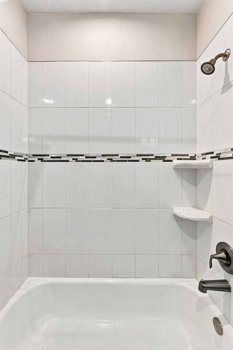 10370 MEADOWRUN DRIVE — photo 35 of 75