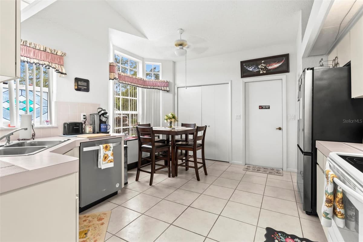 9288 NEW ORLEANS DRIVE — photo 7 of 27