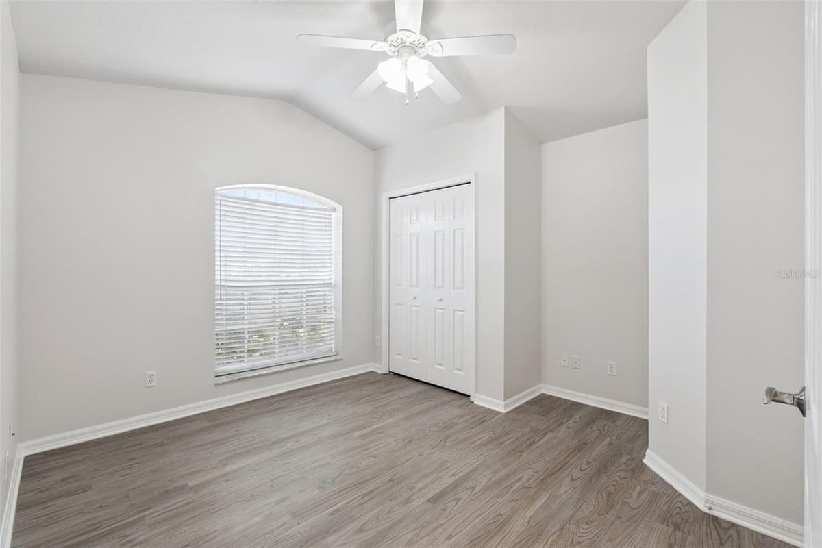 5483 GLEN OAK PLACE — photo 16 of 29